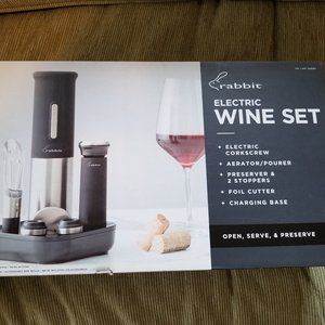 NIB Rabbit Electric Wine Set
